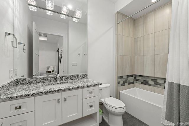 121 Greystone Pt, Boerne, TX 78006