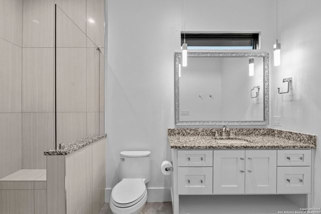 121 Greystone Pt, Boerne, TX 78006