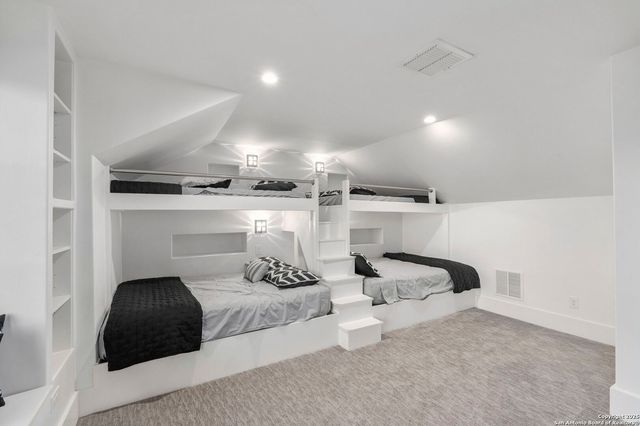 121 Greystone Pt, Boerne, TX 78006