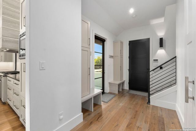 121 Greystone Pt, Boerne, TX 78006