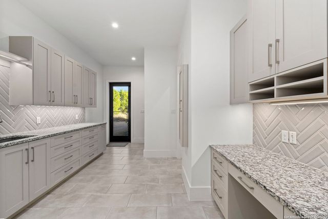 121 Greystone Pt, Boerne, TX 78006