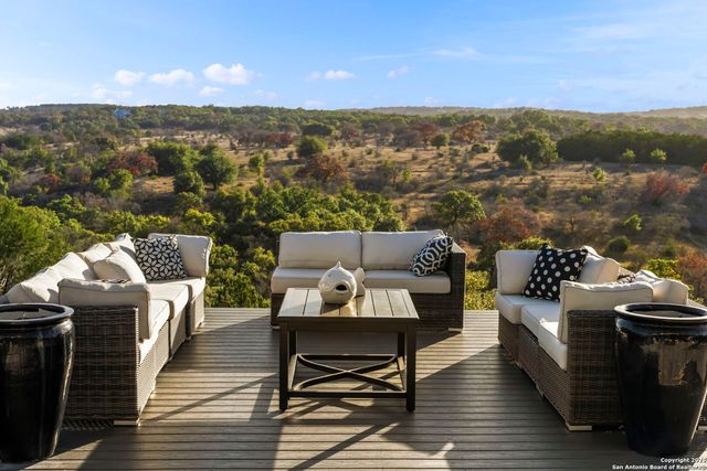 121 Greystone Pt, Boerne, TX 78006