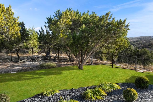 121 Greystone Pt, Boerne, TX 78006