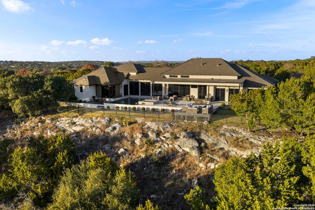 121 Greystone Pt, Boerne, TX 78006