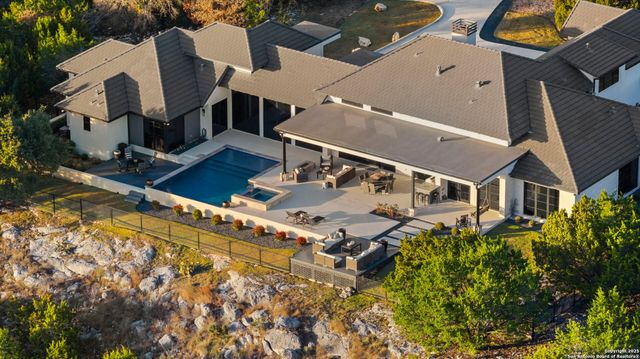 121 Greystone Pt, Boerne, TX 78006