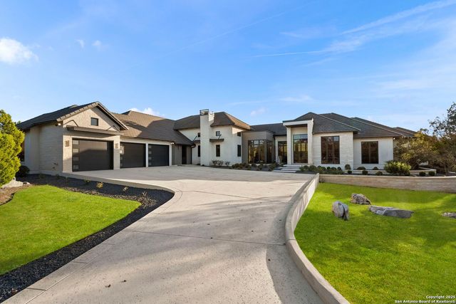 121 Greystone Pt, Boerne, TX 78006