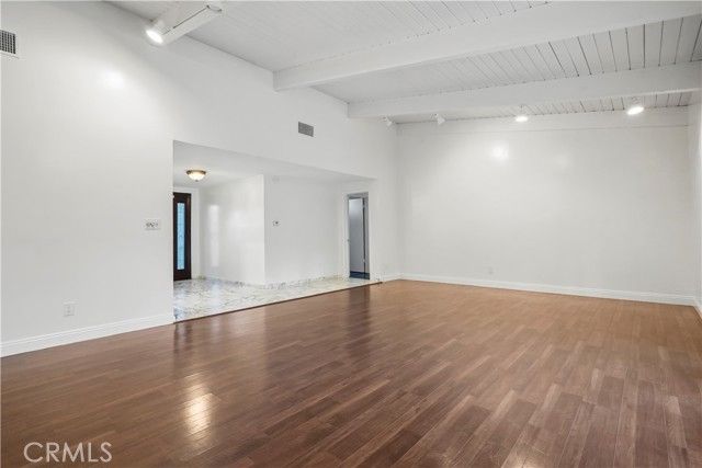 24210 Bessemer, Woodland Hills (los Angeles), CA 91367