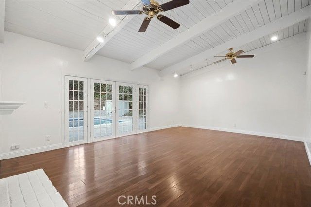 24210 Bessemer, Woodland Hills (los Angeles), CA 91367