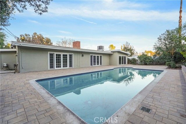 24210 Bessemer, Woodland Hills (los Angeles), CA 91367