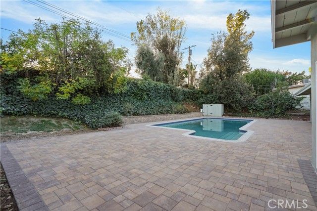 24210 Bessemer, Woodland Hills (los Angeles), CA 91367
