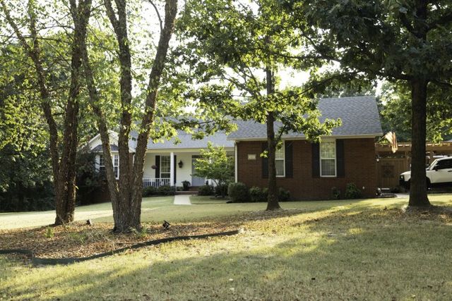 2431 N Toy Drive, Fayetteville, AR 72704