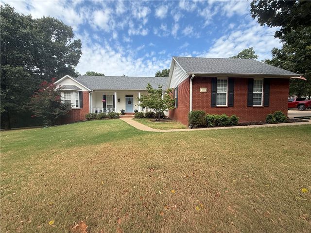 2431 N Toy Drive, Fayetteville, AR 72704