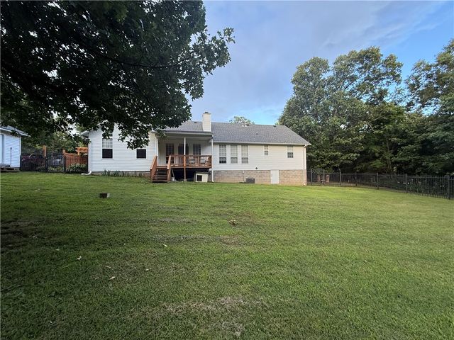 2431 N Toy Drive, Fayetteville, AR 72704
