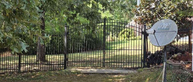 2431 N Toy Drive, Fayetteville, AR 72704