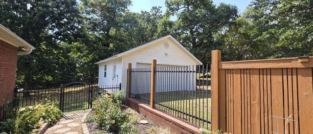 2431 N Toy Drive, Fayetteville, AR 72704