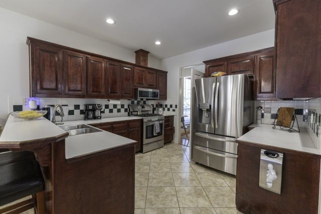 2431 N Toy Drive, Fayetteville, AR 72704