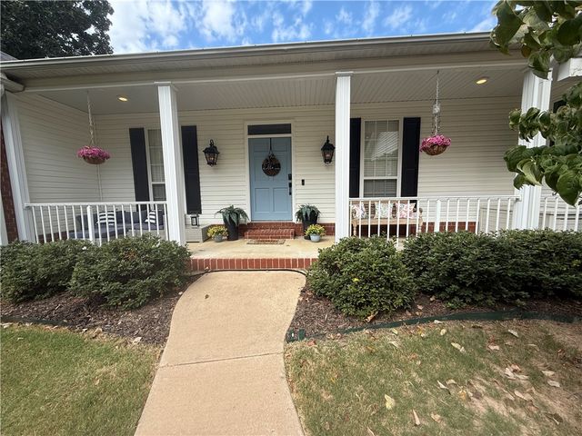 2431 N Toy Drive, Fayetteville, AR 72704