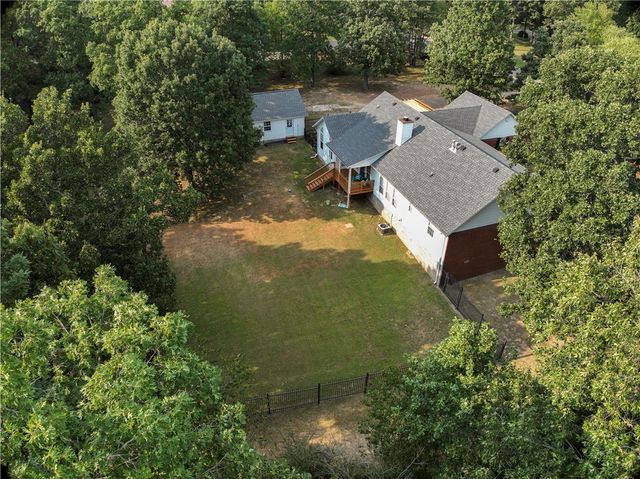 2431 N Toy Drive, Fayetteville, AR 72704