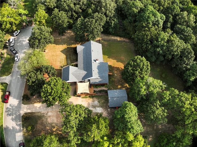 2431 N Toy Drive, Fayetteville, AR 72704