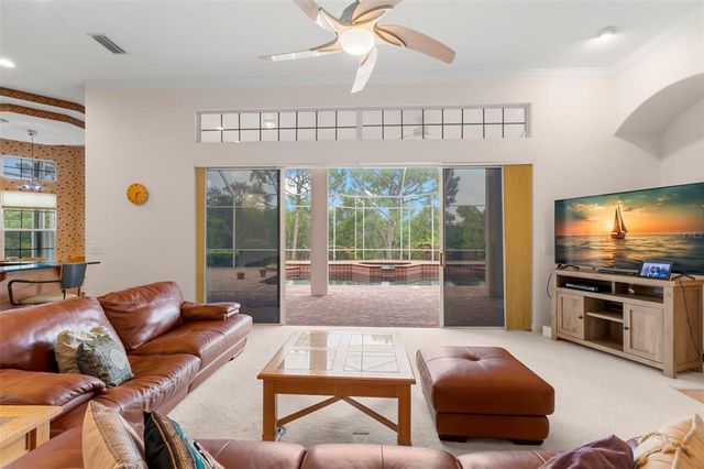 1223 DARLINGTON OAK CIRCLE NE, St Petersburg, FL 33703