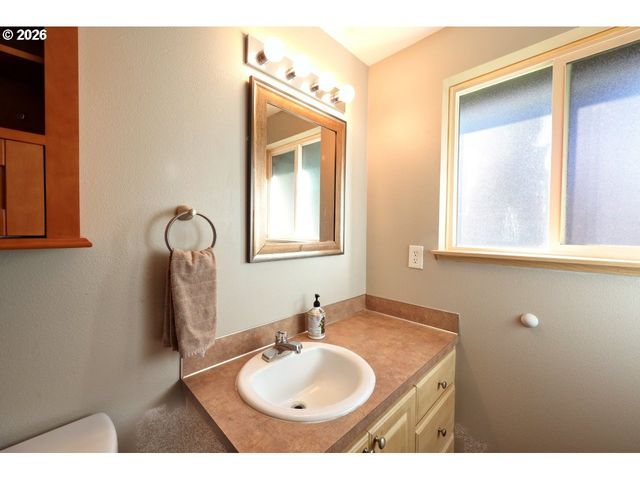 91666 AKERSTEDT Rd, Astoria, OR 97103