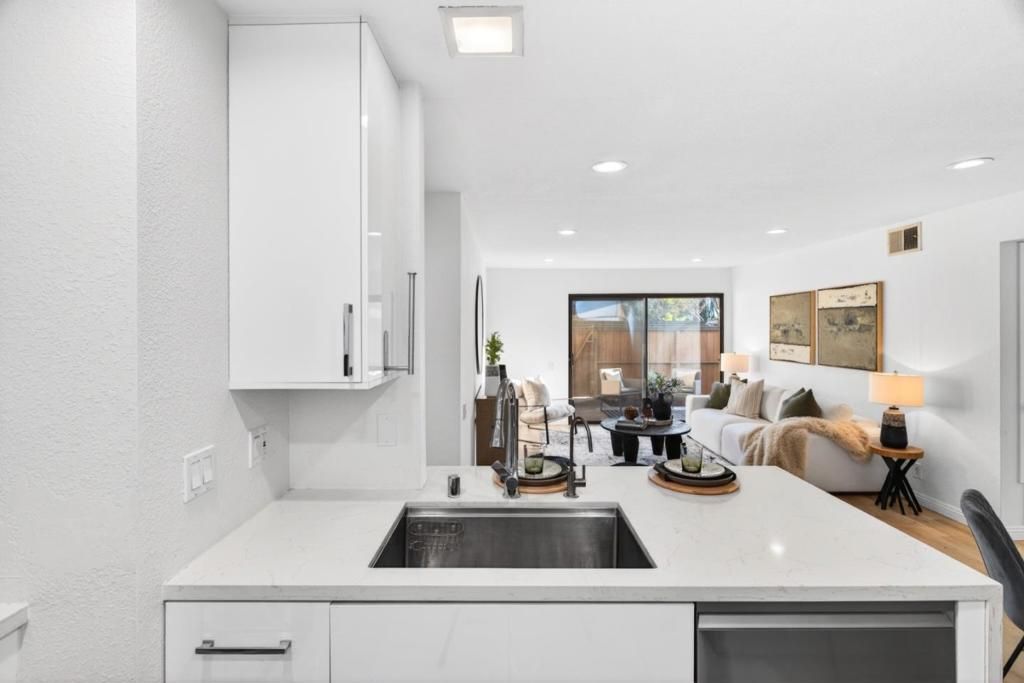 Image 13 of property listing at 286 Hackamore, Fremont, CA 94539