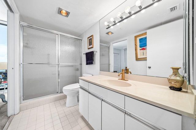 3560 S Ocean Boulevard 809, South Palm Beach, FL 33480