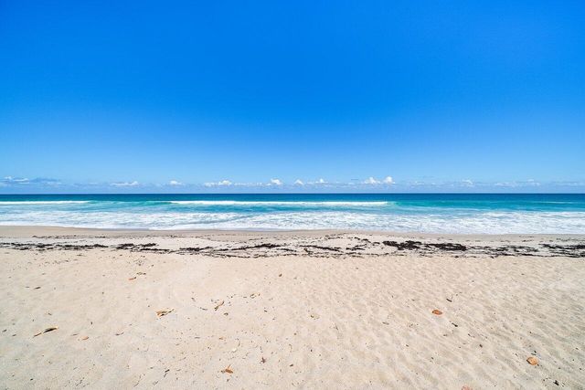 3560 S Ocean Boulevard 809, South Palm Beach, FL 33480
