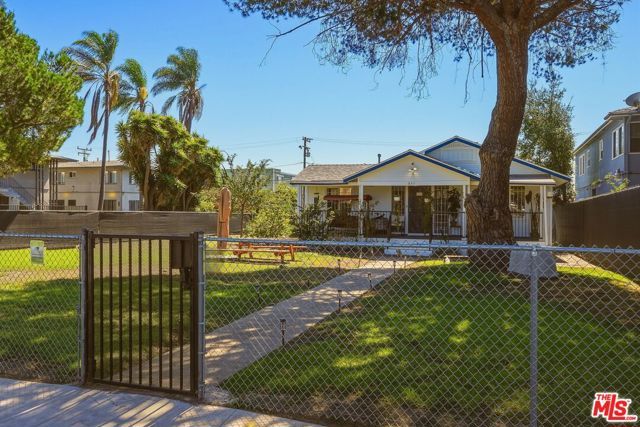 831 Centinela Avenue, Inglewood, CA 90302