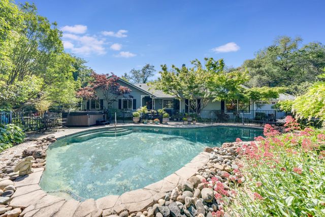1150 Itow Ct, Penryn, CA 95663