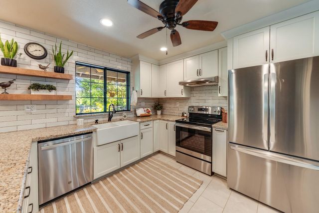 1150 Itow Ct, Penryn, CA 95663