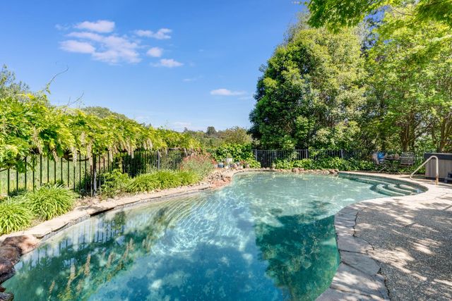 1150 Itow Ct, Penryn, CA 95663