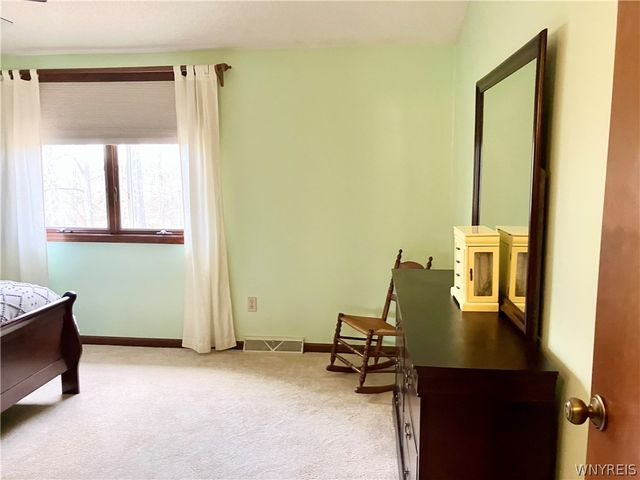 42 Eastwood Parkway, Lancaster, NY 14043