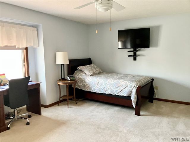 42 Eastwood Parkway, Lancaster, NY 14043