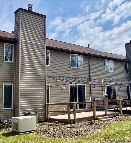 42 Eastwood Parkway, Lancaster, NY 14043