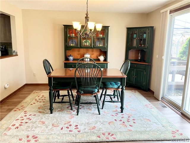 42 Eastwood Parkway, Lancaster, NY 14043
