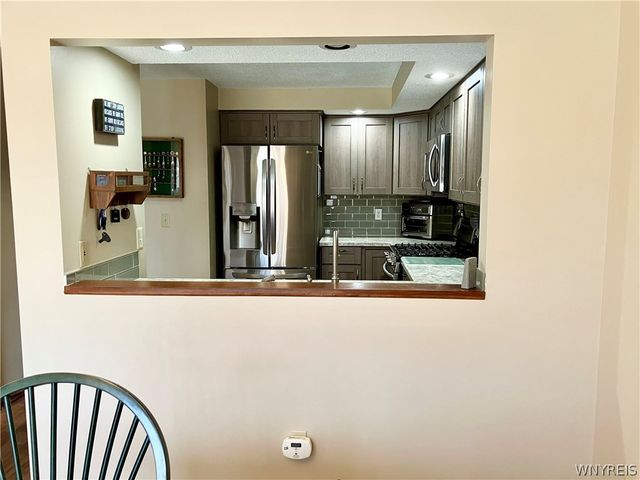42 Eastwood Parkway, Lancaster, NY 14043