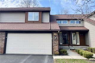 42 Eastwood Parkway, Lancaster, NY 14043