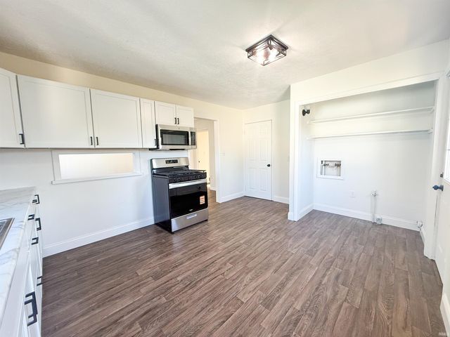 405 W 13th Street, Mishawaka, IN 46544
