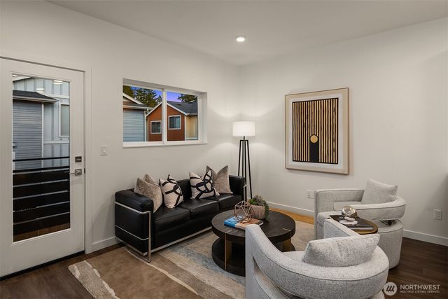 12038 33rd Avenue NE, Seattle, WA 98125