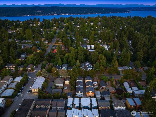 12038 33rd Avenue NE, Seattle, WA 98125