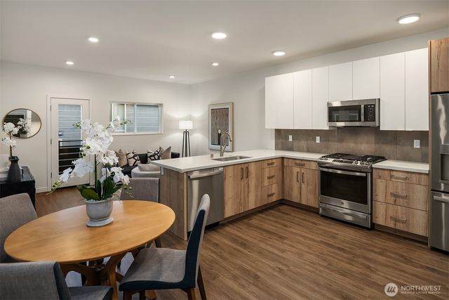 12038 33rd Avenue NE, Seattle, WA 98125