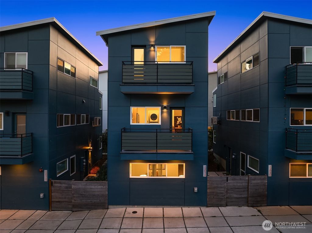 12038 33rd Avenue NE, Seattle, WA 98125