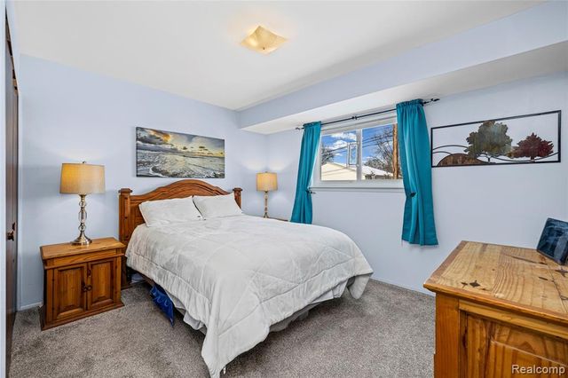 32952 Avondale Street, Westland, MI 48186