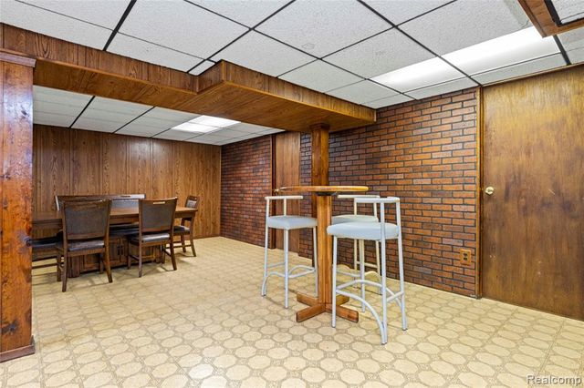 32952 Avondale Street, Westland, MI 48186