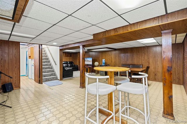 32952 Avondale Street, Westland, MI 48186