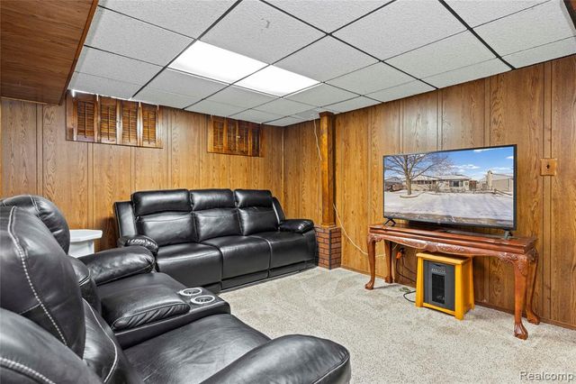 32952 Avondale Street, Westland, MI 48186