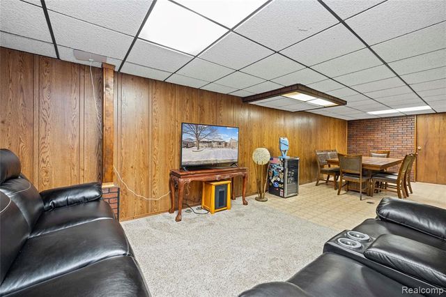 32952 Avondale Street, Westland, MI 48186