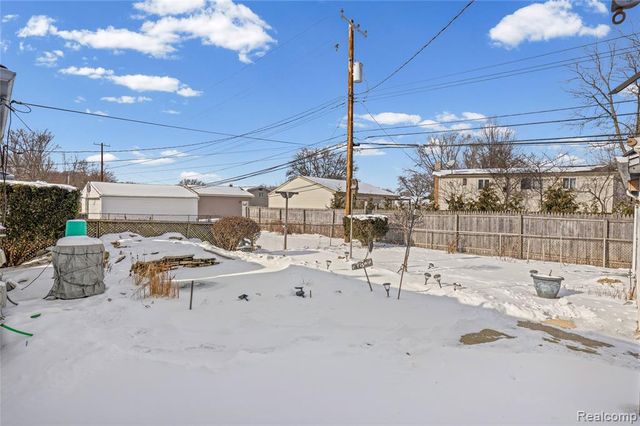 32952 Avondale Street, Westland, MI 48186