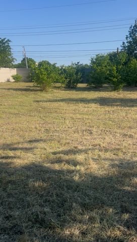 3431 SINGLETON Boulevard, Dallas, TX 75212